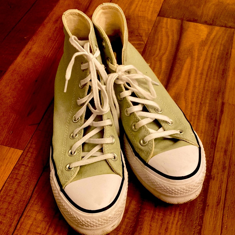 Women’s platform converse